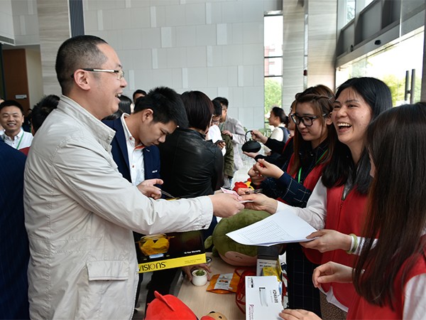 2017年“愛心義賣、健康樂跑”